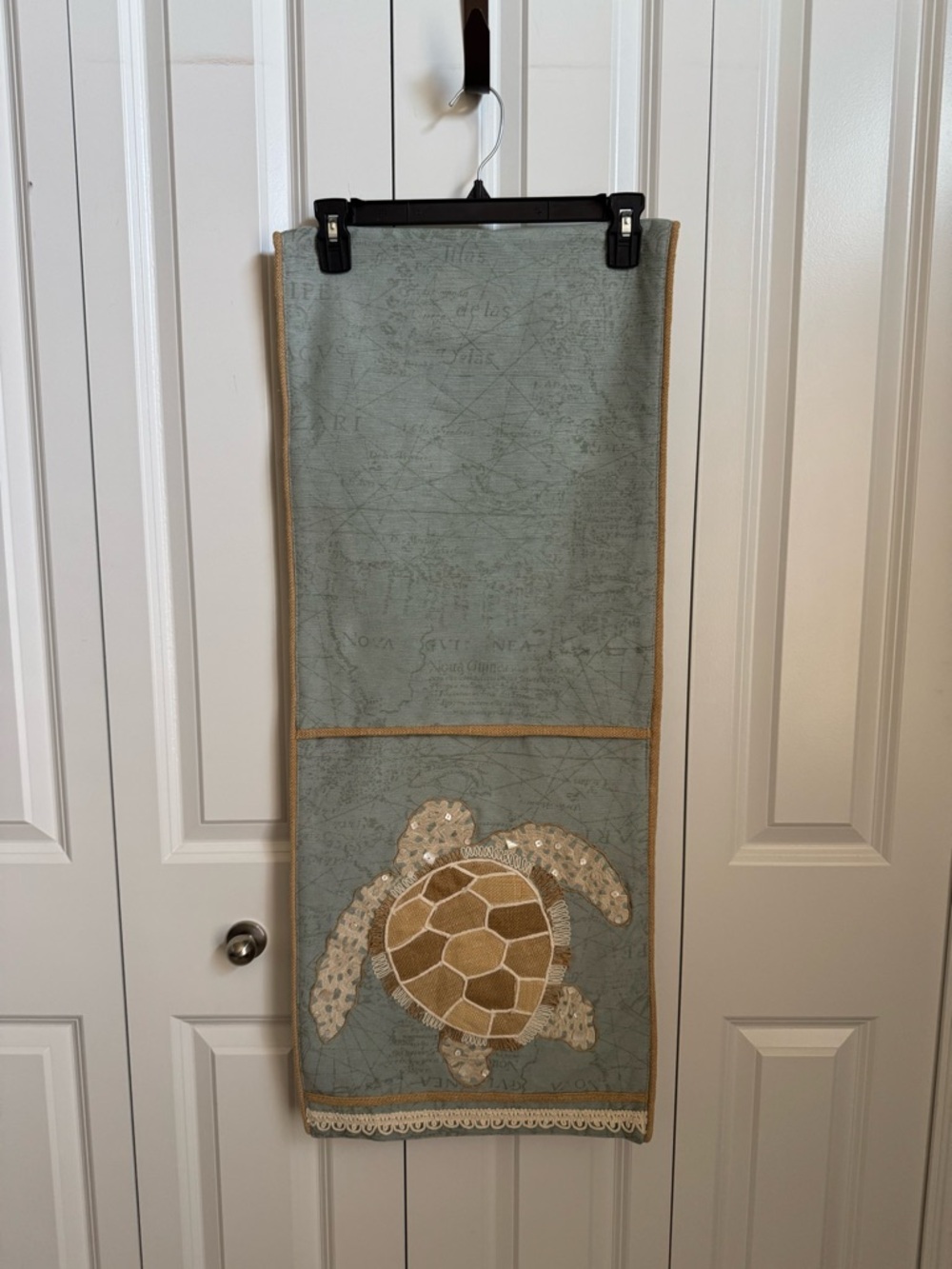 Pier 1 Aqua Blue Table Runner with Beaded Sea Turtle Natural Burlap Trim - Picture 2 of 9